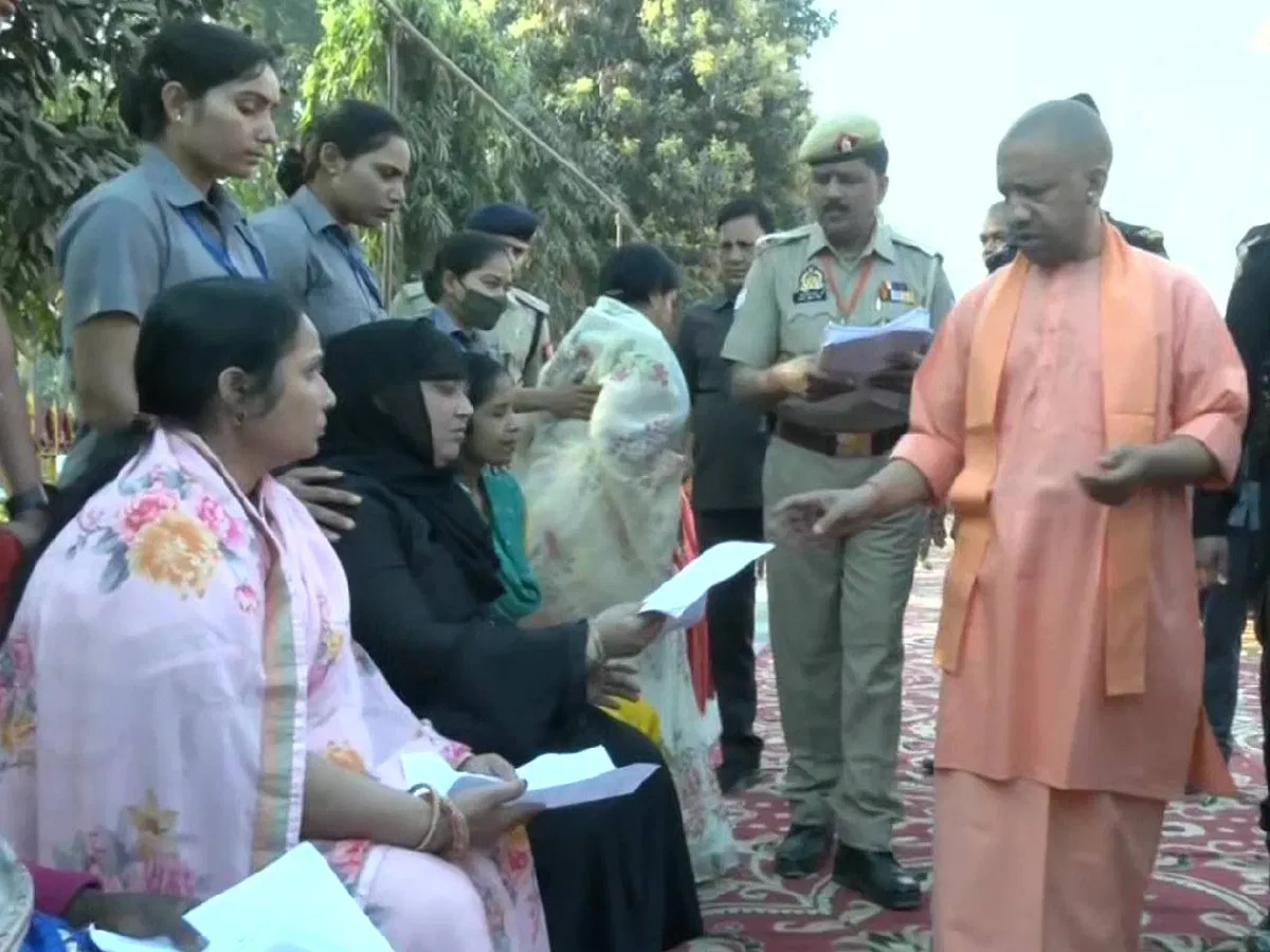 Uttar Pradesh CM Yogi Adityanath Listens to 300 Grievances, Emphasizes ...