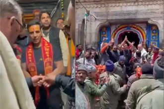 Akshay Kumar offers prayers at Kedarnath temple