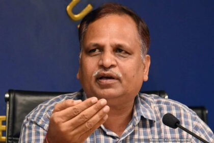 "Satyendar Jain hospitalization Tihar Jail collapse"