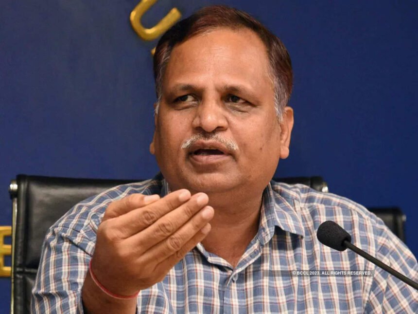 "Satyendar Jain hospitalization Tihar Jail collapse"