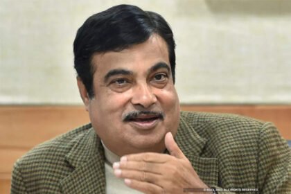 Union Minister Gadkari Calls for Green Fuel Alternatives