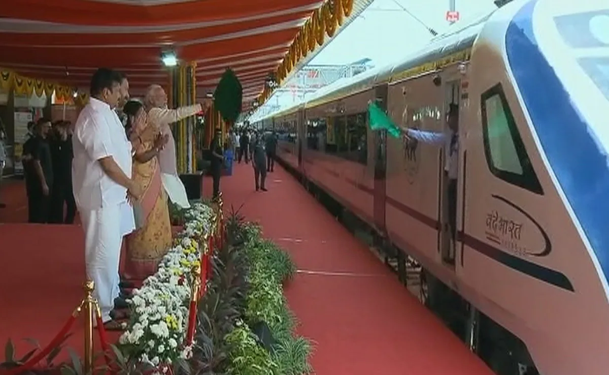 Prime Minister Narendra Modi Flags Off Five Vande Bharat Trains ...