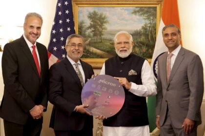 PM Modi making Announcements