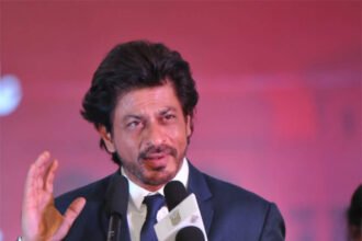 Shah Rukh Khan at award show