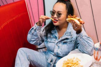 Healthy and unhealthy foods that affect skin health