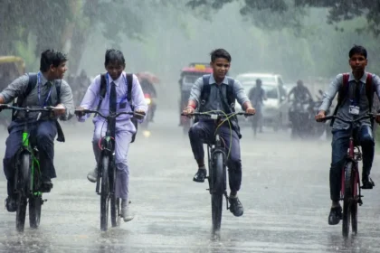 UP weather alert thunderstorm clouds Lucknow