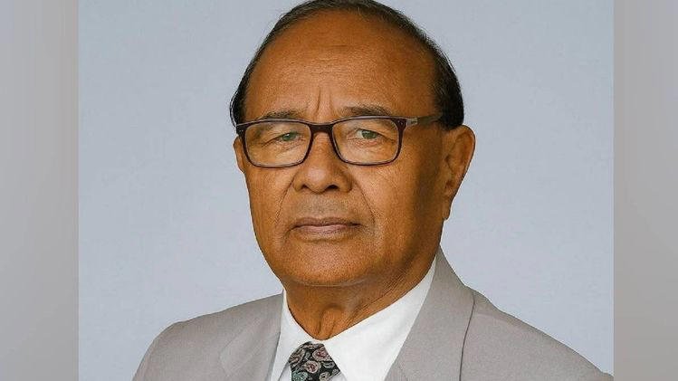 Sikkim bids farewell GS Lama with state honors