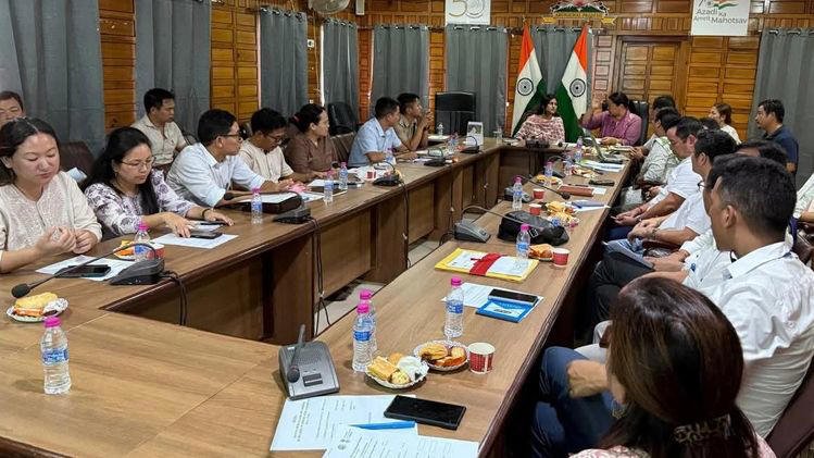 Papum Pare DC addressing officials on Panchayat development indicators