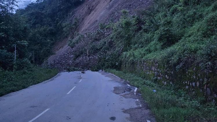 Nagaland landslide NH-2 near Tsiesema Basa blocks road