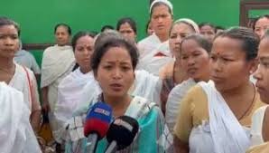 Women protesting outside BJP office in Digboi over Orunodoi scheme exclusion
