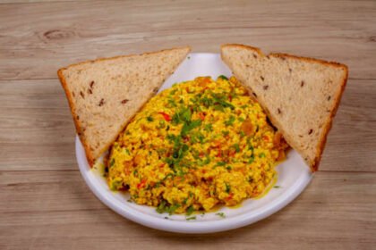 Paneer Bhurji with Whole Wheat Toast