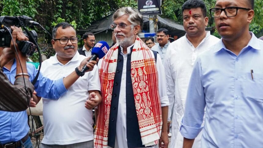 Congress leader Pawan Khera arrives at Guwahati Crime Branch office for police interrogation