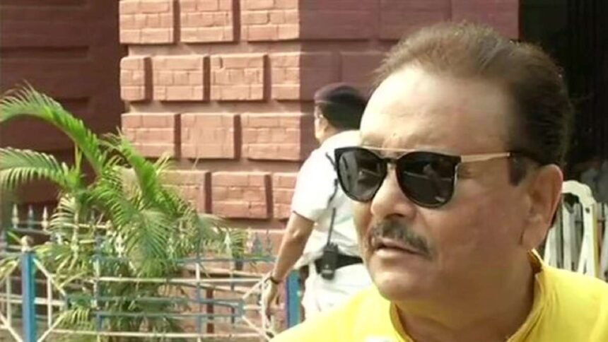 Supporters gathered outside Kolkata hospital after Madan Mitra hospitalization news