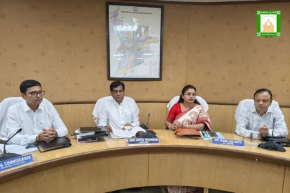 Agartala Municipal Corporation officials presenting the ₹975.91 crore budget for the 2025–26 financial year