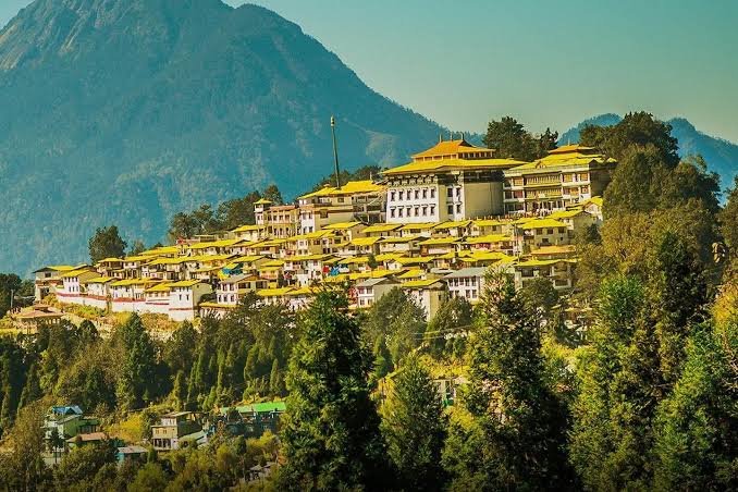 Verified domestic tourists travelling toward regulated high-altitude border destinations in Tawang, Arunachal Pradesh.