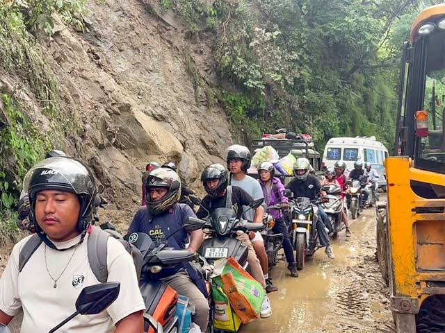 Debris clearance operations restrict traffic along the Ravangla–Yangang route near Gogunay in Namchi district, Sikkim.