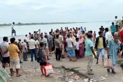 Gangadhar River boat scare strands 100 passengers