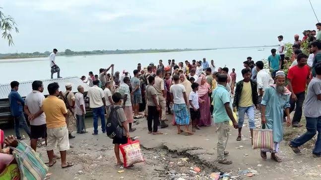 Gangadhar River boat scare strands 100 passengers