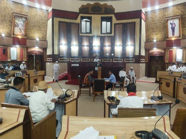 TTAADC representatives discussing greater financial autonomy during Tripura’s autumn session.