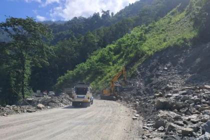 NH-10 at Bardang and 20th Mile in Sikkim reopened for traffic after landslide clearance and restoration work
